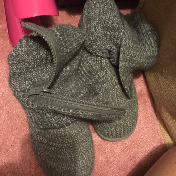 Grey winter styling boots - Picture 2 of 4